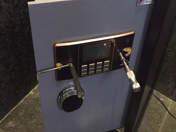 中国香港保险柜开锁
